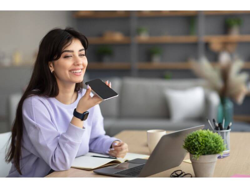 woman-using-voice-search-seo-assistant-on-phone